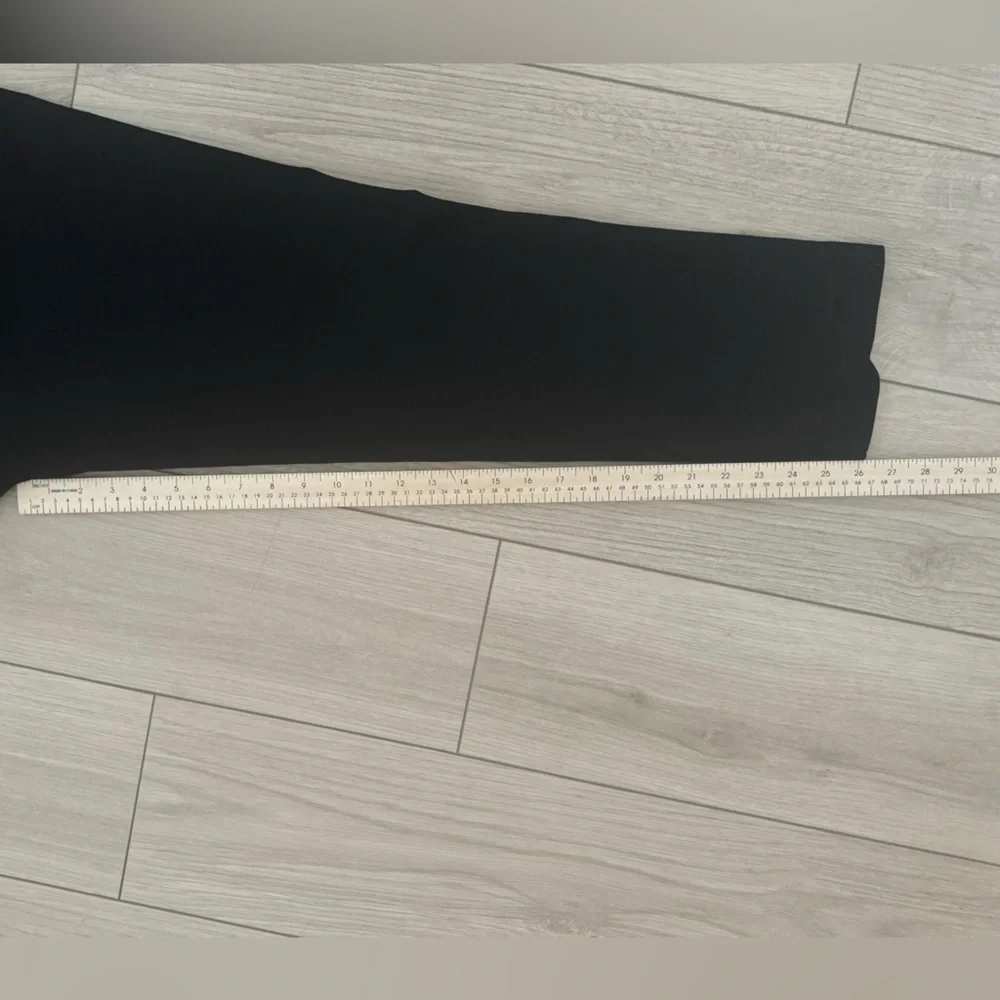 AMANDA & CHELSEA Black Cropped Ankle Pant - 14 - Picture 5 of 6